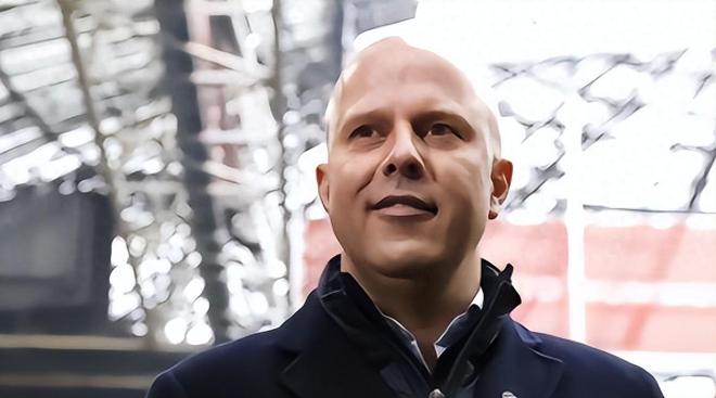 圈等待开球 圈等待开球